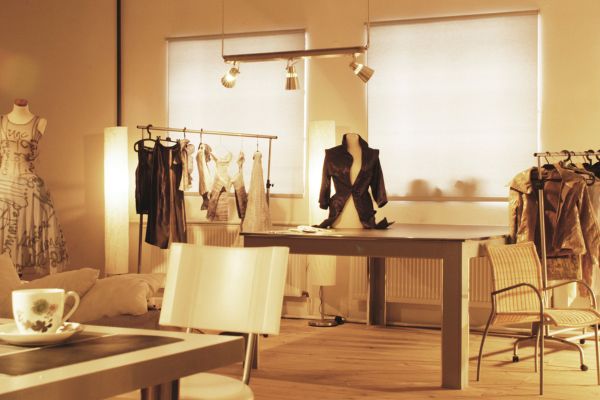 How to become a fashion stylist