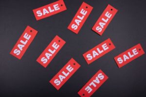 The Best Time of Year to Buy Clothes on Sale